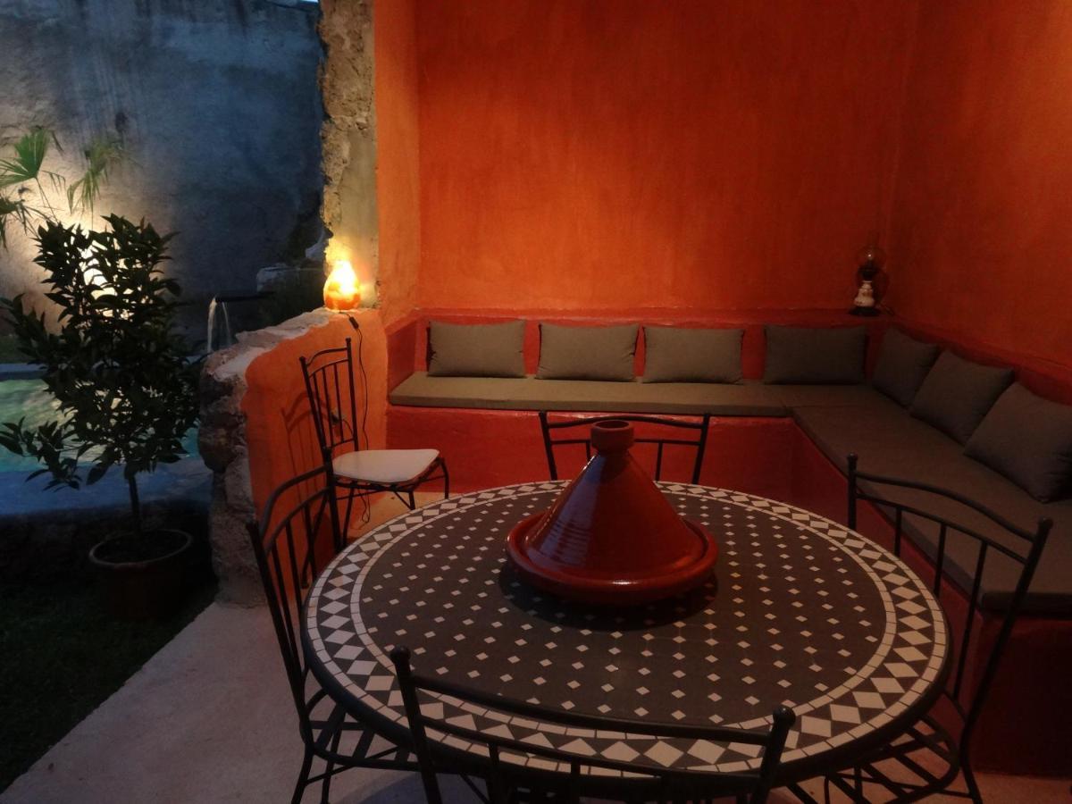 카페스탕 Les Remparts B&B 외부 사진