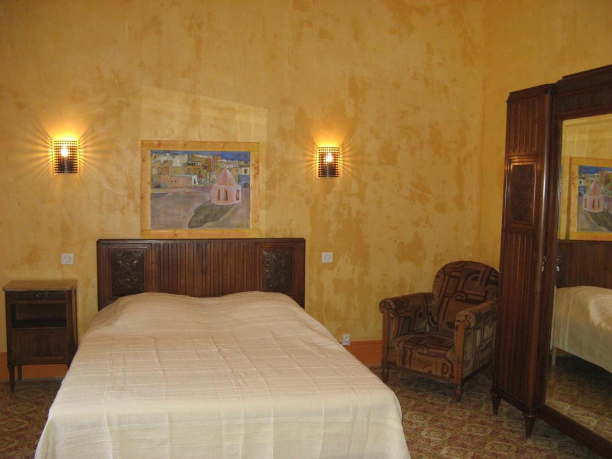 카페스탕 Les Remparts B&B 외부 사진
